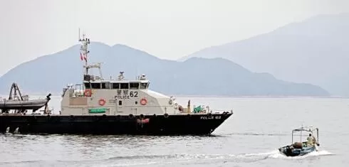 涉嫌违反违国安法 李宇轩与11人搭“大飞”偷渡台湾被擒