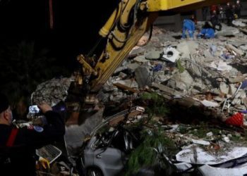 爱琴海强震后余震频发 已致800余人死伤