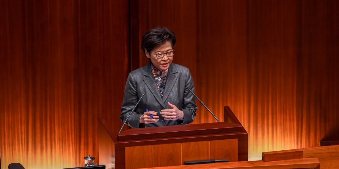 香港特首呼吁家长鼓励未成年被捕者承认错误