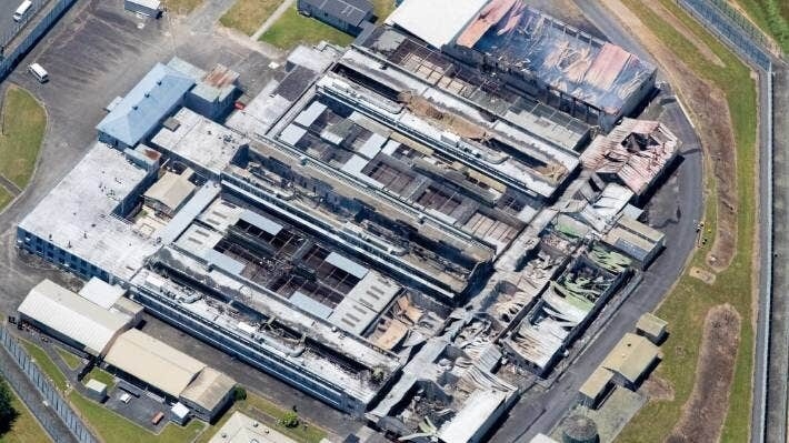 威基里亚监狱暴动：对峙进入第三天，三分之一的设施被摧毁