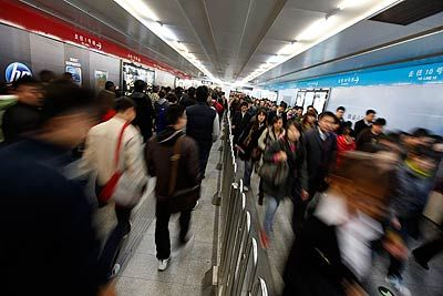 中国36城市过千万人花逾60分钟通勤往来