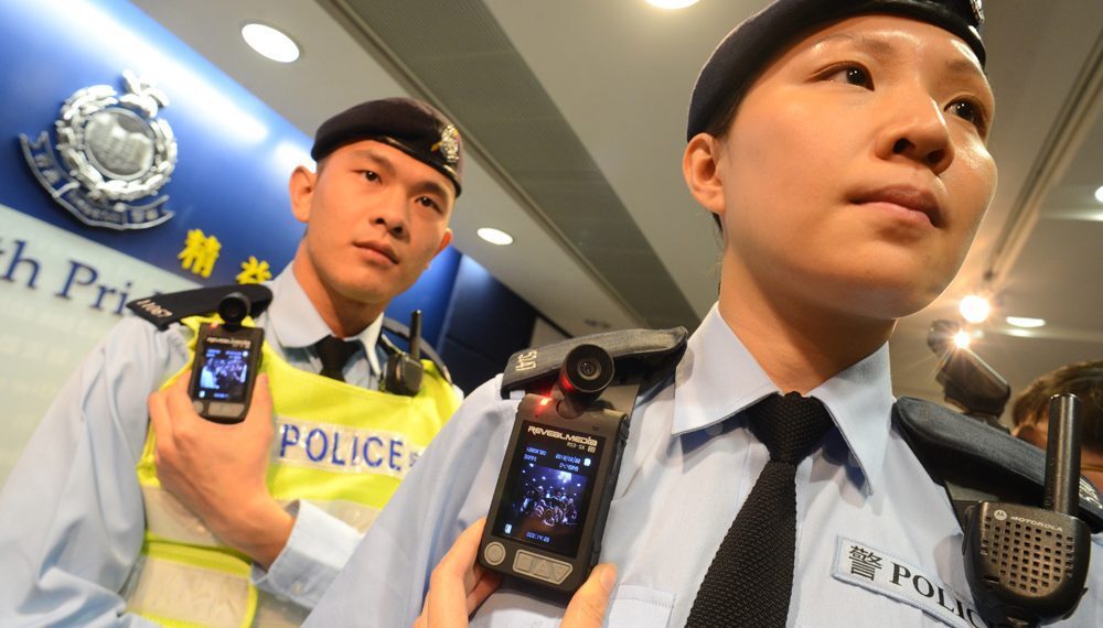 香港警方拟让所有军装警员配备随身摄录机