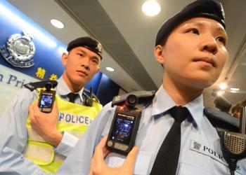 香港警方拟让所有军装警员配备随身摄录机