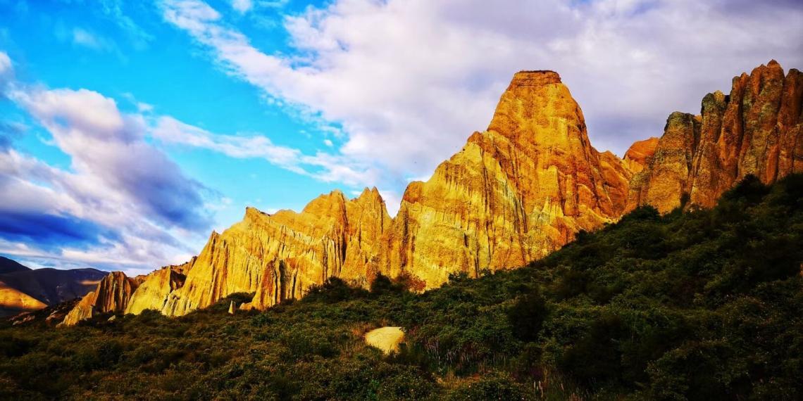 打卡迪士尼电影花木兰取景地：新西兰南岛Clay Cliffs（绝美大图）