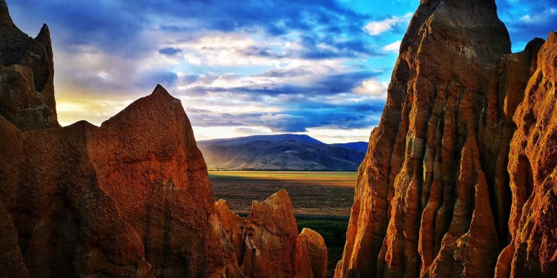 打卡迪士尼电影花木兰取景地：新西兰南岛Clay Cliffs（绝美大图）