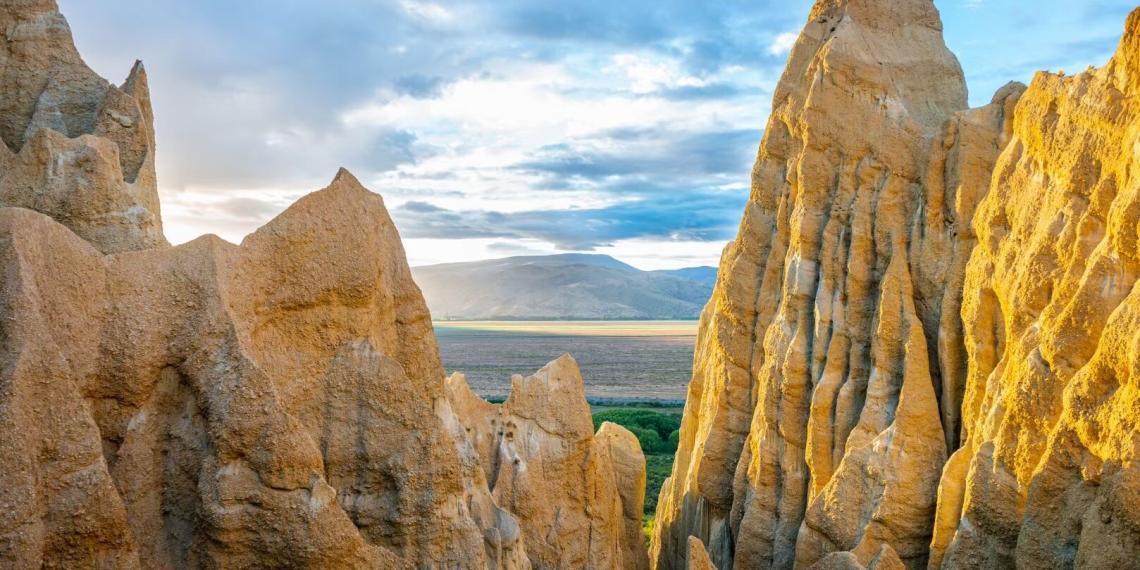 打卡迪士尼电影花木兰取景地：新西兰南岛Clay Cliffs（绝美大图）
