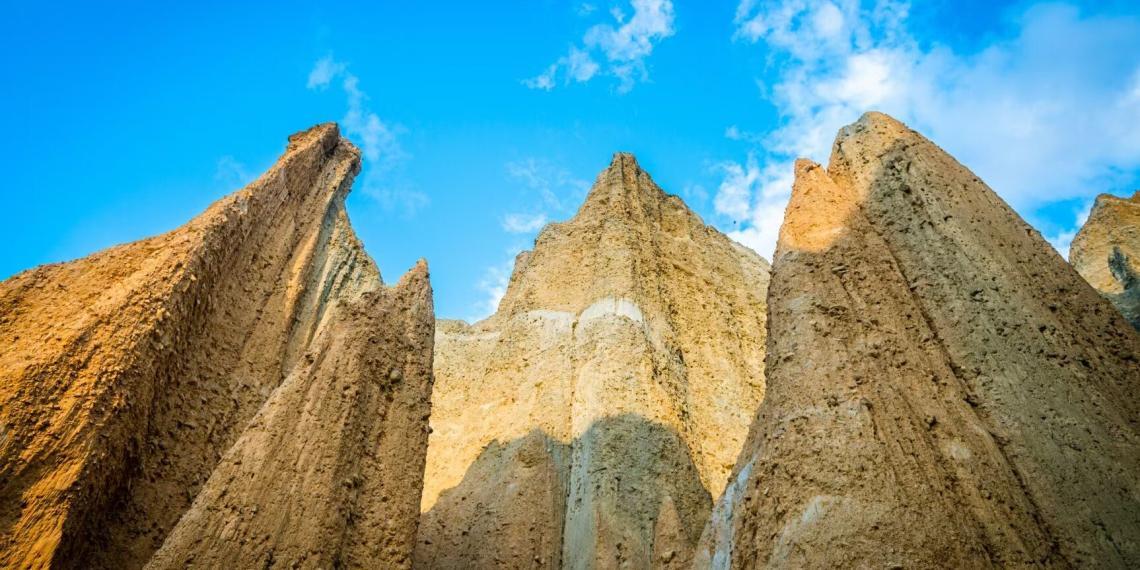 打卡迪士尼电影花木兰取景地：新西兰南岛Clay Cliffs（绝美大图）