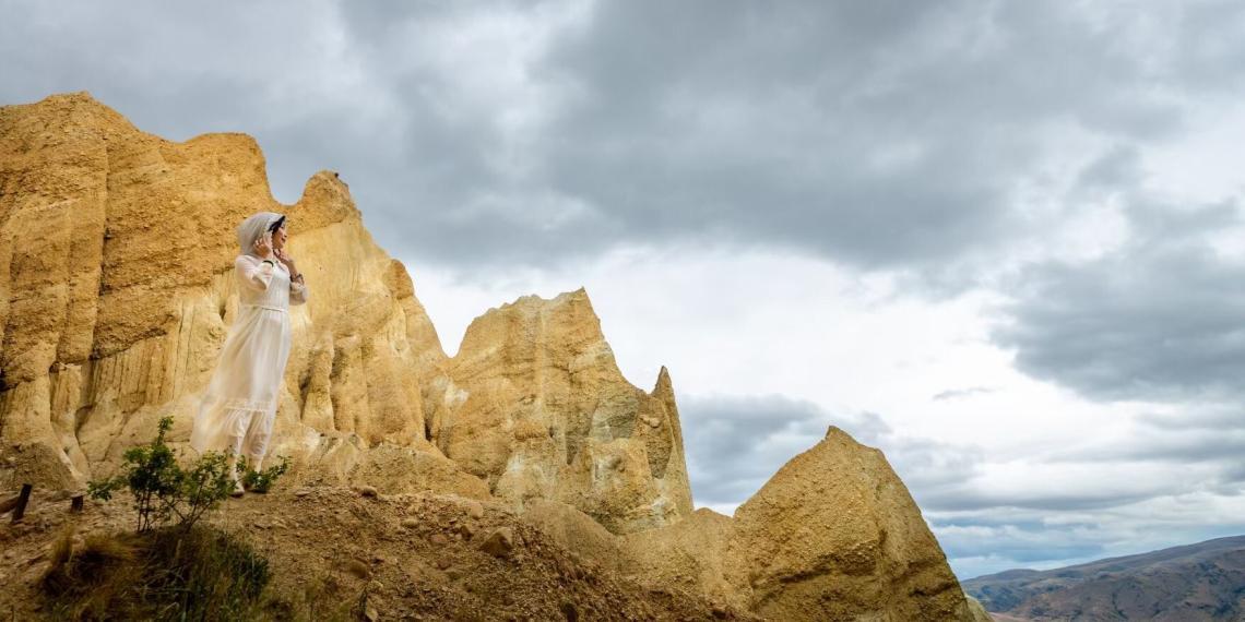 打卡迪士尼电影花木兰取景地：新西兰南岛Clay Cliffs（绝美大图）