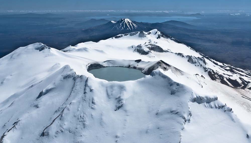 鲁阿佩胡山(Mount Ruapehu)面临中度火山爆发警报