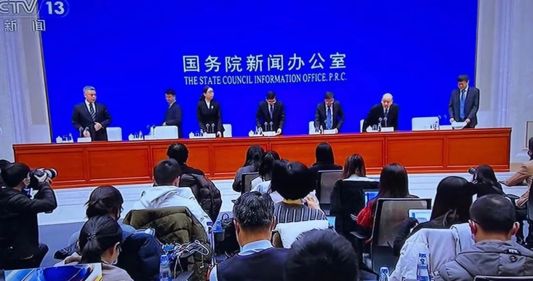 中国完成逾百万剂次新冠疫苗紧急接种 未现严重不良反应