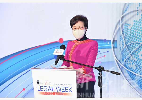 香港将要求现职公务员一次性宣誓或签署声明拥护香港基本法和效忠香港特区