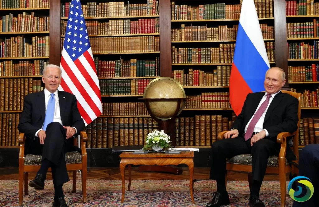 6月16日，美国总统拜登（左）和俄罗斯总统普京在瑞士日内瓦的拉格朗热别墅举行会晤。