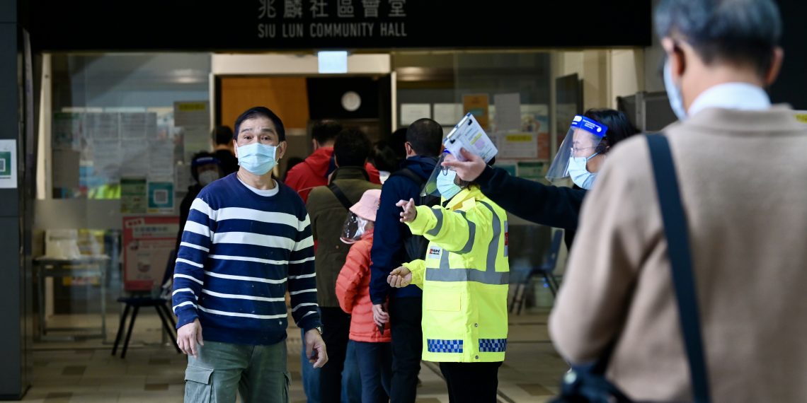 综述:香港疑现纸币“播毒” 现金支付或增传播风险