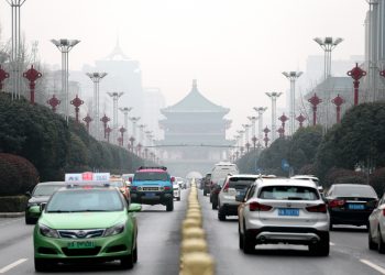 中国疫情综述：多地报告北京疫情关联病例 西安高风险地区清零
