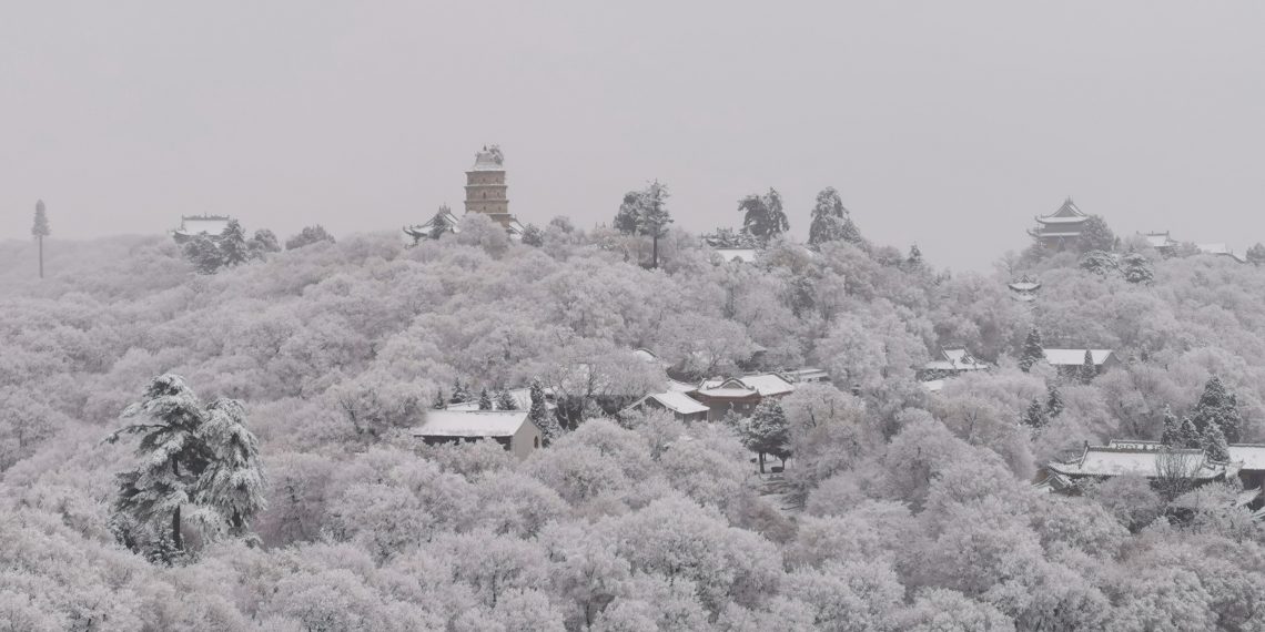 中央气象台升级暴雪黄色预警 大范围强降雪进入最强阶段