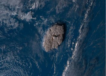 全球直击！多家卫星捕捉汤加海底火山喷发瞬间（高清动图多图）