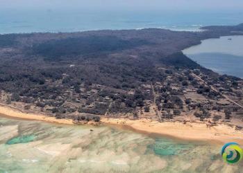 巨浪、石头雨　汤加渔民回忆火山喷发