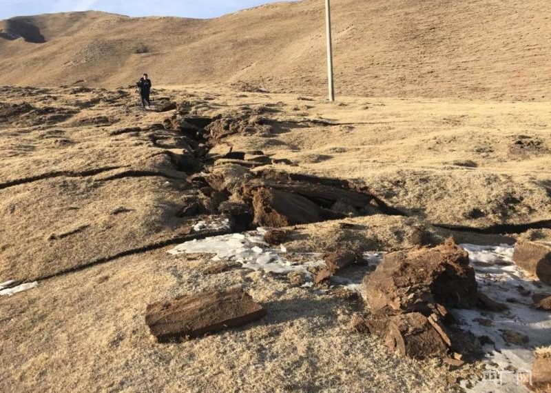 青海门源6.9级地震发现长约22公里地表破裂带