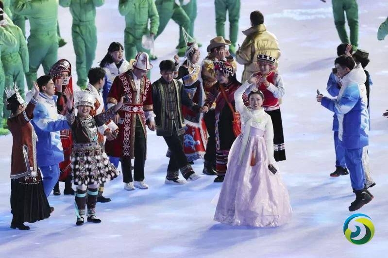 中国驻韩国大使馆发言人就北京冬奥会开幕式涉中国朝鲜族服饰问题阐明立场