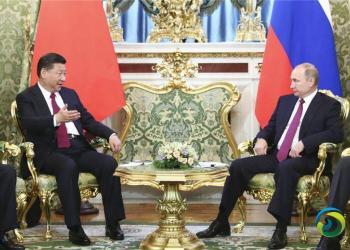 中国国家主席习近平在莫斯科克里姆林宫同俄罗斯总统普京举行会谈。