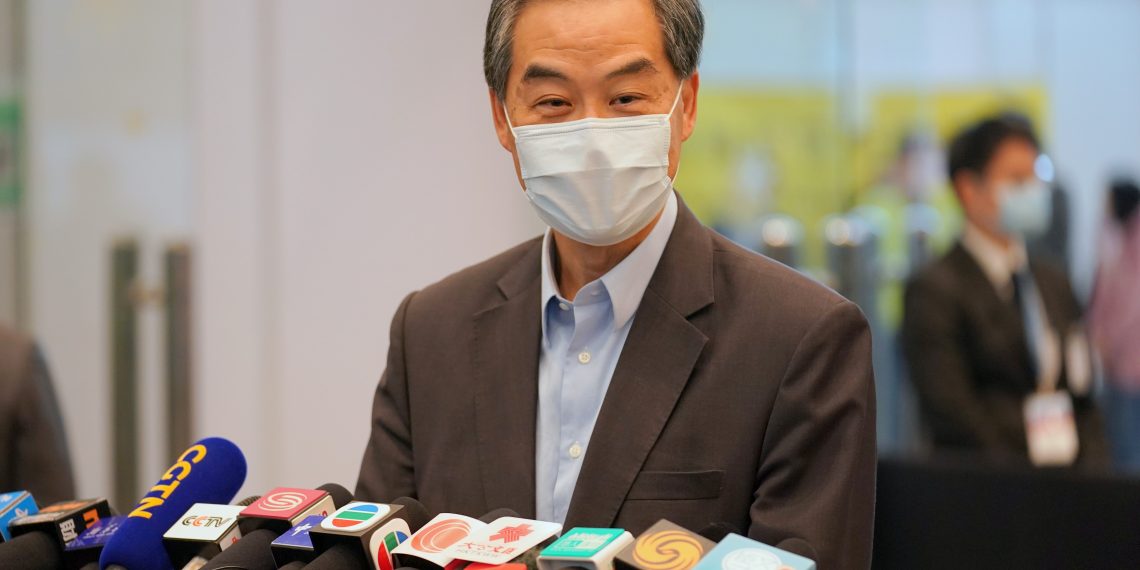 梁振英发文斥彭定康“自恋自大”从未宣誓效忠港人