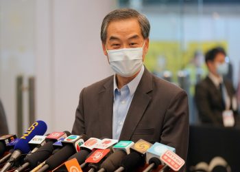 梁振英发文斥彭定康“自恋自大”从未宣誓效忠港人