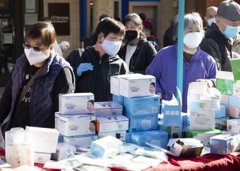 全球新冠死亡累计逾574万例　美国多个州将取消口罩强制令