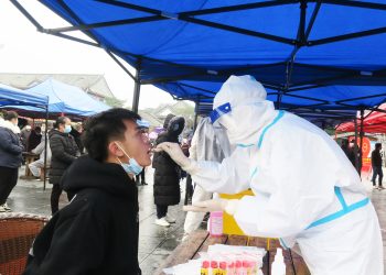 中疾控：中国若放宽防疫　一年可造成200万死亡病例