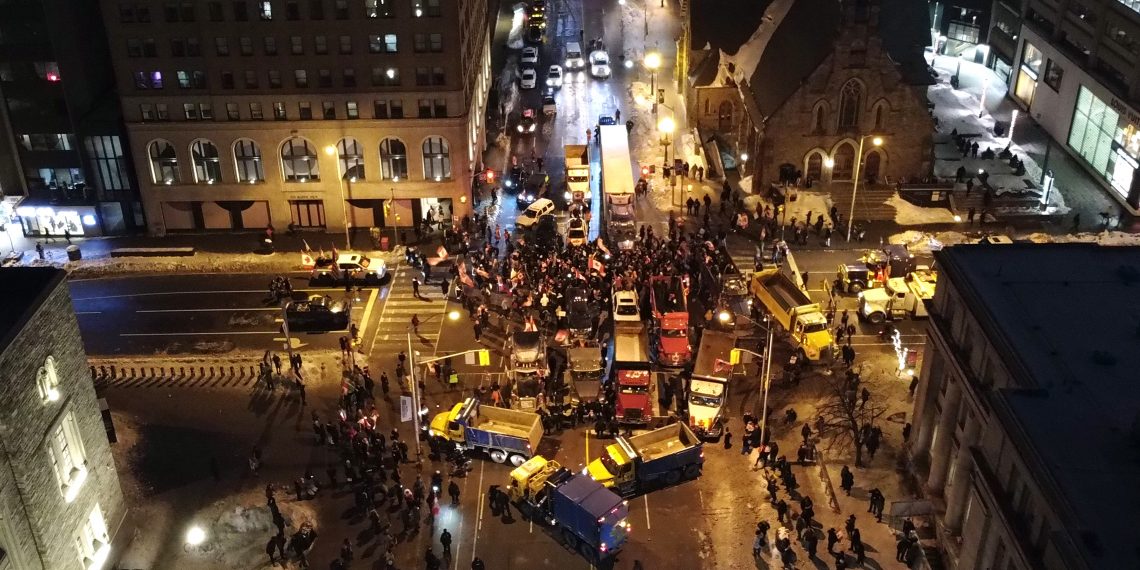 加拿大多地民众抗议升级　反对疫苗强制令　