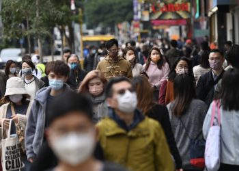 香港单日新增病例首破万宗