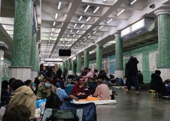 抵达德国柏林的首批乌克兰难民开始申请避难