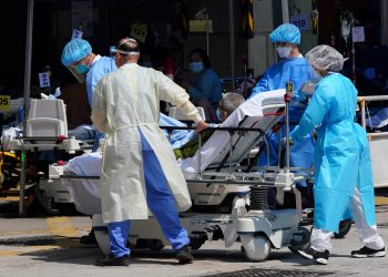 香港新增26026宗病例 再有83例死亡