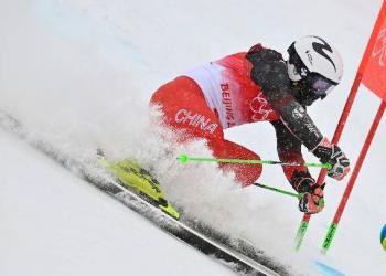 北京冬奥会 | 驭雪前行！高山滑雪男子大回转高清大图请查收（图集）