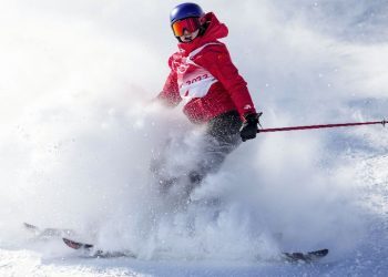 快讯！中国选手谷爱凌获得北京冬奥会自由式滑雪女子坡面障碍技巧银牌