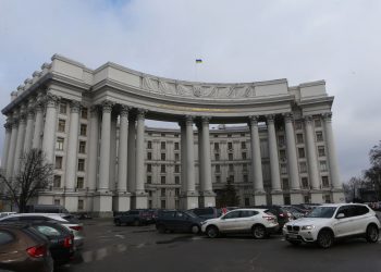 乌克兰总统说决定与俄罗斯断绝外交关系