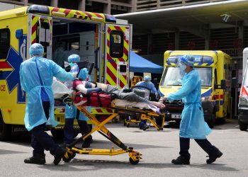 香港疫苗专家：长者必须打3针　应先为未暴疫院舍接种