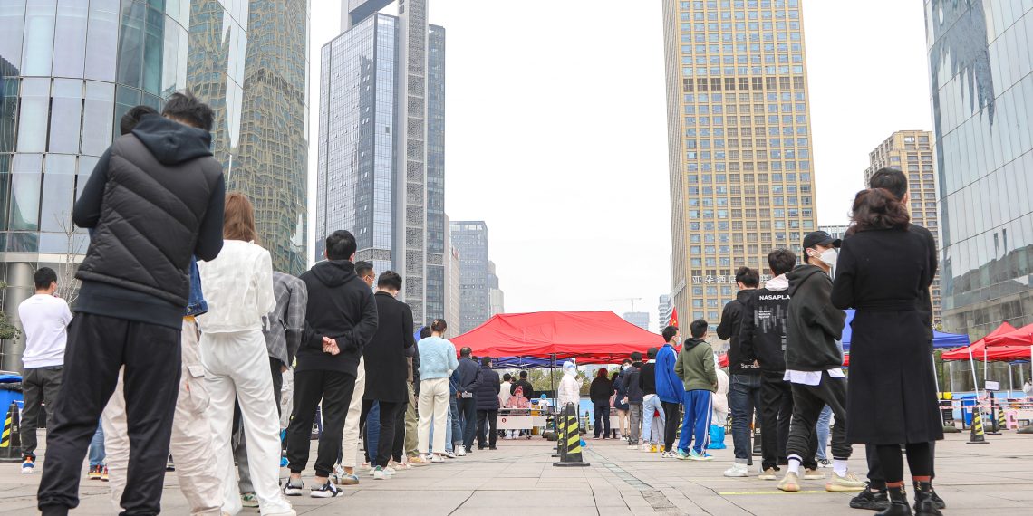 多地同时段发生奥密克戎疫情 中国抗疫如何做到“及时”“全面”?