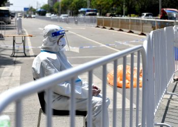 中国内地本土疫情还在发展阶段 上海无症状感染者增多有因