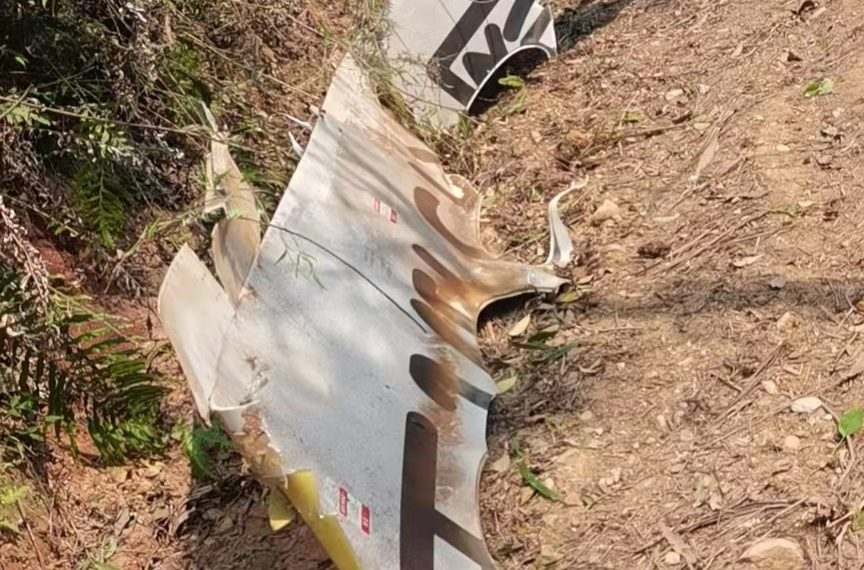 东航停飞全部737-800客机 部分失事机组成员家属抵云南