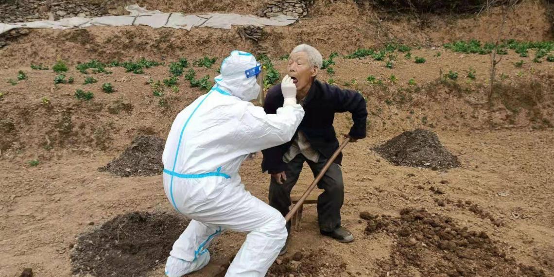 这张“土味”照片走红的背后……