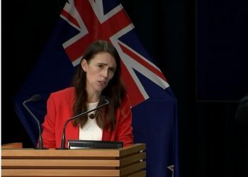 教育、警察和国防疫苗强制令取消，卫生、老年护理人员、惩教人员以及边境和 MIQ疫苗要求依然保留
