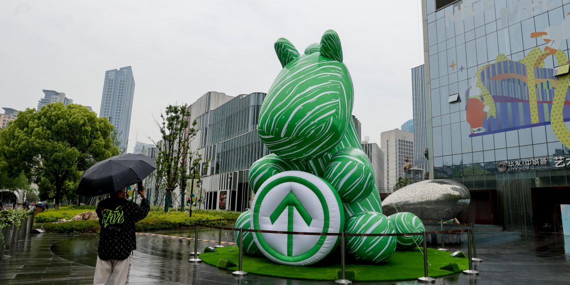汪文斌:面对奥密克戎毒株,中国依然不会“躺平”