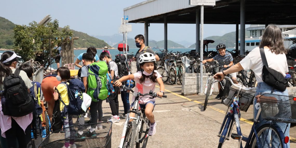 香港新增946宗新冠确诊　近两个月来首落至三位数