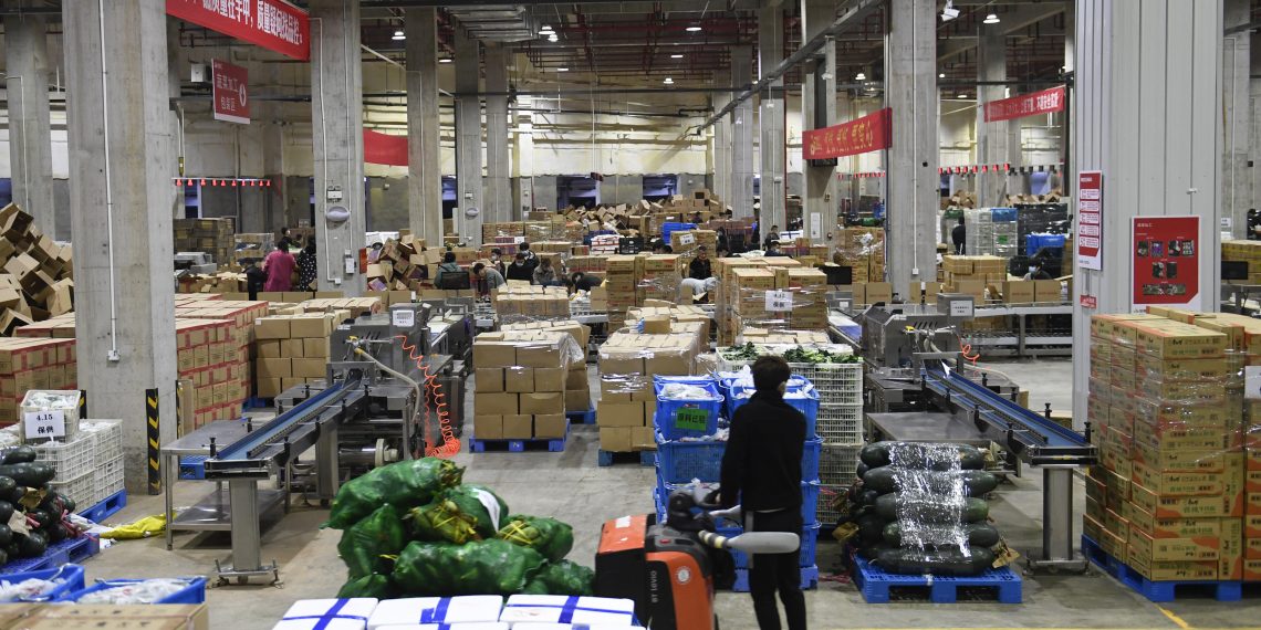 社区防控专家：逐步扩大防范区、缩小封控区 最终恢复上海生活生产秩序