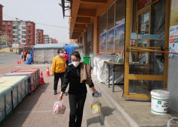 杨伟民：疫情没有改变中国经济基本面
