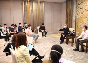 张伯礼谈上海疫情老年感染者中医药救治：先症而治，截断病势