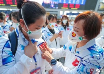 援沪医疗队总人数约万人 部分已入驻方舱医院