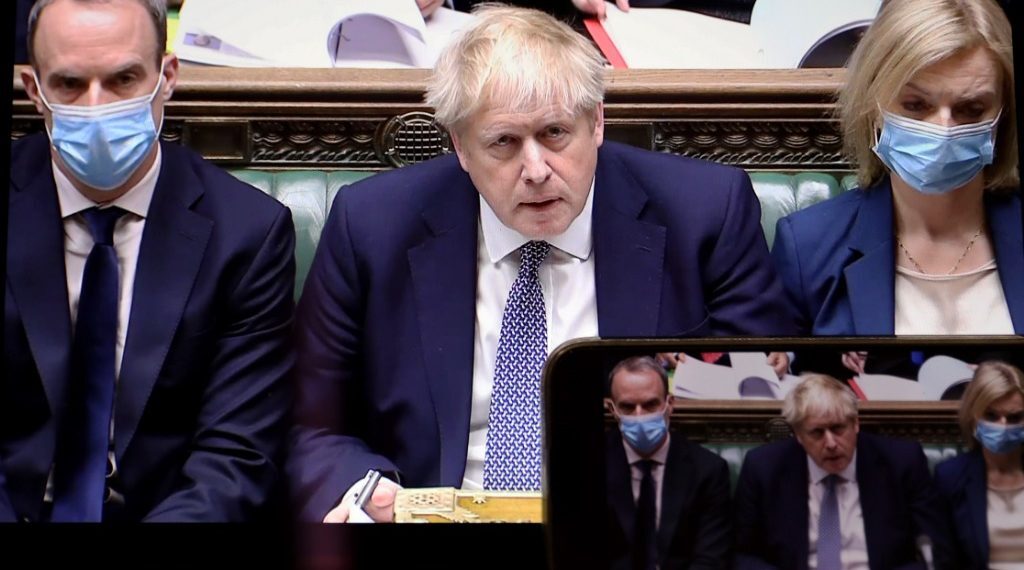 英国首相因“聚会门”向议会道歉