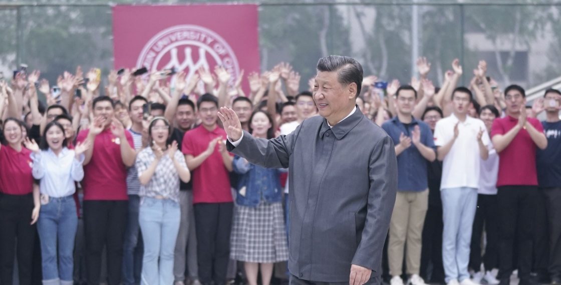 习近平在中国人民大学考察：要传承红色基因，扎根中国大地办大学