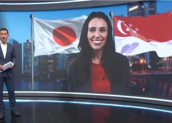 新西兰总理抵达新加坡开始新冠疫情后的首次海外旅行